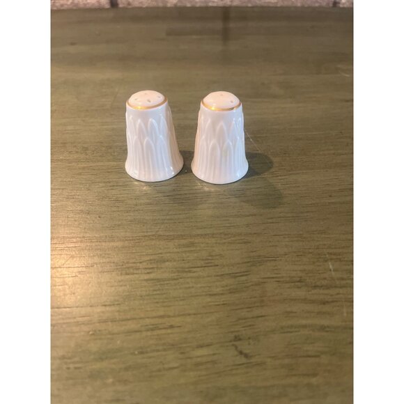 Lenox Porcelain Salt & Pepper Shaker Set With Gold Trim - Picture 1 of 5